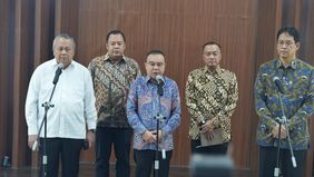 Pemerintah bersama Bank Indonesia (BI) dan Dewan Perwakilan Rakyat (DPR) menggelar rapat koordinasi terkait kondisi perekonomian Indonesia, terutama mengenai upaya stabilisasi nilai tukar rupiah terhadap dolar AS.
