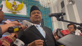 Ketua Konfederasi Serikat Pekerja Indonesia (KSPI), Said Iqbal, resmi bergabung dalam pemerintahan setelah dilantik oleh Presiden Prabowo Subianto sebagai Penasihat Khusus Presiden Bidang Ketenagakerjaan dan Kesejahteraan Buruh di Istana Negara