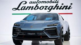 CEO Lamborghini, Stephan Winkelmann, Menyatakan Pasar Supercar Listrik Belum Menunjukkan Permintaan Yang Cukup Kuat.
