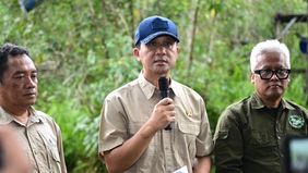 Menteri Transmigrasi Iftitah Sulaiman, mendukung pelestarian lingkungan dengan menyiapkan kepastian hukum bagi sekitar 500 hektare lahan transmigrasi yang berada di kawasan konservasi Samboja Lestari, Kabupaten Kutai Kartanegara, Kalimantan Timur.