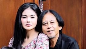 Karina Ranau istri dari Epy Kusnandar menjadi korban kekerasan pria tak dikenal yang datang ke warungnya.