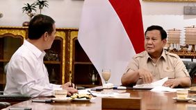 Menteri Pertanian Andi Amran Sulaiman mengatakan Presiden RI Prabowo Subianto sangat mencermati anjloknya harga tandan buah segar (TBS) kelapa sawit yang sempat terjadi beberapa waktu terakhir. Amran mengatakan anjloknya harga TBS diduga karena perma