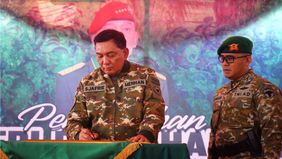 Menteri Pertahanan (Menhan) RI Sjafrie Sjamsoeddin menegaskan bahwa Yonif Teritorial Pembangunan (TP) tidak hanya berperan sebagai elemen strategis pertahanan negara, tetapi juga diharapkan mampu menjadi motor penggerak pembangunan dan pemberdayaan m