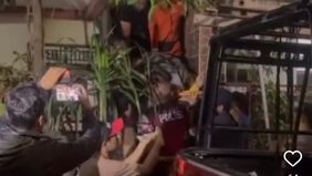 Korban ditemukan tewas di atas plafon rumahnya