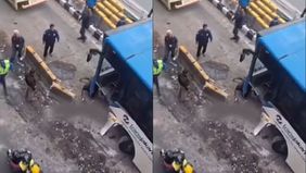 Kemacetan parah terjadi di Jalan MT Haryono, Jakarta Timur, pada Senin (22/6/2026) pagi. Kepadatan lalu lintas dipicu insiden bus Transjakarta yang menabrak separator busway di depan Halte Transjakarta Cikoko.