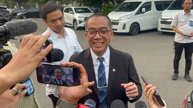 Diketahui, Prabowo membentuk Universitas Republik Indonesia (URI) yang akan membawahi Sekolah Garuda, setidaknya 10 universitas yang akan dibangun, dan Lembaga Administrasi Negara (LAN). Prabowo telah melantik Wakil Menteri Pertahanan (Wamenham) Mars