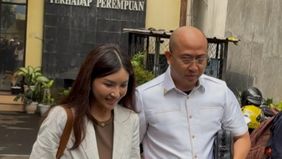Sarwendah didampingi oleh kuasa hukumnya diam-diam mendatangi KPAI dan Komnas Perempuan guna melaporkan masalahnya dengan Ruben Onsu yang heboh di publik.
