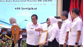 Pemerintah Provinsi DKI Jakarta menerima 499 Sertifikat Hak Pakai dari Kementerian Agraria dan Tata Ruang/Badan Pertanahan Nasional, memperkuat legalitas dan perlindungan aset pemerintah daerah.