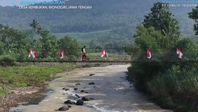 Sekretaris Kabinet Teddy Indra Wijaya membagikan video yang menampilkan progres pembangunan jembatan gantung di berbagai wilayah Indonesia