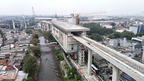 Proyek LRT Jakarta Fase 1B oleh PT Jakarta Propertindo (Perseroda) semakin dekat penyelesaiannya dan berharap mengurangi kemacetan di Ibu Kota.