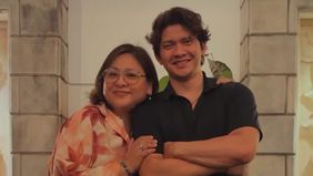 Audy Item dan Iko Uwais tengah diselimuti rasa bahagia usai mengetahui kabar kehamilan anak ketiga di usia pernikahannya yang memasuki tahun ke-14.