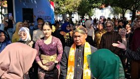 Menteri Kependudukan dan Pembangunan Keluarga (Mendukbangga)/Kepala BKKBN Wihaji menyoroti kasus kekerasan yang dilakukan Taufik Hidayat terhadap kekasihnya dan menekankan pentingnya keberanian korban maupun lingkungan sekitar untuk segera melaporkan