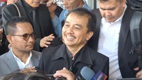 Roy Suryo mengklaim adanya pelanggaran privasi dalam penangkapan dan penggeledahan dirinya terkait kasus dugaan pencemaran nama baik Presiden Joko Widodo.