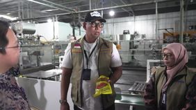 Direktur Utama Perum BULOG, Letnan Jenderal TNI (Purn.) Dr. Ahmad Rizal Ramdhani, S.Sos., S.H., M.Han., melakukan peninjauan langsung ke fasilitas produksi PT Kusuma Mukti Remaja (PT KMR) pada Sabtu, 27 Juni 2026. Sidak tersebut dilakukan menyusul ad