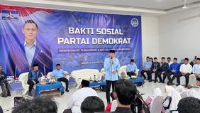 Ratusan anak yatim-piatu serta penyandang disabilitas disantuni dan menerima paket sembako