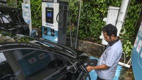 Pemerintah masih mengkaji rencana pemberian insentif untuk kendaraan listrik seiring dengan persiapan pengembangan program mobil nasional yang tengah digodok saat ini.