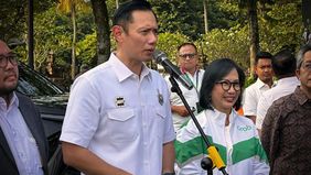 Menteri Koordinator Bidang Infrastruktur dan Pembangunan Kewilayahan Agus Harimurti Yudhoyono (AHY) menilai dominasi produsen kendaraan listrik atau electric vehicle (EV) asal China di pasar global seharusnya menjadi dorongan bagi Indonesia untuk mem