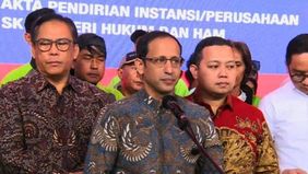 Mantan Menteri Pendidikan, Kebudayaan, Riset, dan Teknologi periode 2019&ndash;2024, Nadiem Anwar Makarim, menyampaikan keyakinannya bahwa dirinya tidak menghadapi proses hukum seorang diri menjelang pembacaan putusan perkara dugaan korupsi pengadaan Chrom