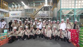 Perum BULOG menerima kunjungan akademik mahasiswa lintas fakultas Universitas Gadjah Mada (UGM) di Gudang BULOG Sunter, Kelapa Gading, Jakarta Utara.