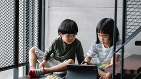 Komisi Eropa berencana mengajukan usulan larangan penggunaan media sosial bagi anak-anak di kawasan Uni Eropa. Pengumuman resmi mengenai inisiatif tersebut dijadwalkan berlangsung pada September mendatang.