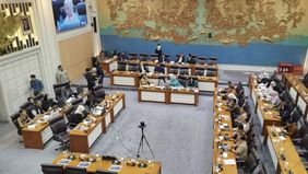 Komisi VII DPR RI berencana memanggil pihak TikTok Shop menyusul laporan sejumlah pelaku usaha mikro, kecil, dan menengah (UMKM) yang mengaku saldo hasil penjualan mereka ditahan dengan nilai mencapai miliaran rupiah.