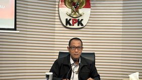 Komisi Pemberantasan Korupsi (KPK) terus menelusuri dugaan keterlibatan Kementerian Kehutanan dalam perkara gratifikasi yang berkaitan dengan pengurusan pelepasan kawasan hutan produksi terbatas (HPT) yang menyeret Bupati Kuantan Singingi (Kuansing),
