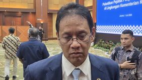 Menteri Keuangan (Menkeu) Purbaya Yudhi Sadewa menyatakan inflasi Indonesia pada Juni 2026 terutama didorong oleh kenaikan harga komoditas yang bersifat fluktuatif, terutama bahan bakar minyak (BBM) dan sejumlah bahan pangan.

