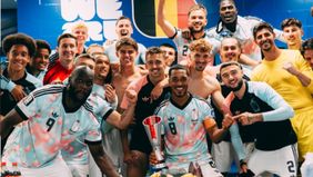 Belgia berusaha membalas melalui sejumlah peluang Kevin De Bruyne dan Charles De Ketelaere. Namun, pertahanan rapat Senegal membuat skor 1-0 bertahan hingga turun minum.