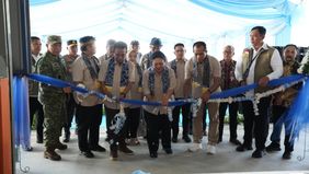 Ketua Komisi IV DPR RI Siti Hediati Soeharto yang akrab dipanggil Titiek Soeharto meresmikan Gudang Komoditas Pangan (GKP) Perum BULOG kapasitas 3.500 ton di Kompleks Pergudangan Landasan Ulin, Banjarbaru, Kalimantan Selatan, pada Jumat, 3 Juli 2026.