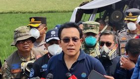 Kementerian Lingkungan Hidup (KLH) mengungkapkan proses pemadaman kebakaran di Tempat Pembuangan Akhir (TPA) Jatiwaringin, Mauk, Kabupaten Tangerang, Banten, tidak dapat dilakukan secara cepat.