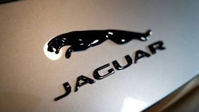 Jaguar Resmi Menghentikan Produksi Mobil Bermesin Pembakaran Internal Sejak Tahun Lalu.
