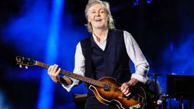 Musisi legendaris Paul McCartney tampil spesial dalam resepsi pernikahan Taylor Swift dan Travis Kelce dengan membawakan lagu klasik The Beatles, "I Want to Hold Your Hand". Penampilan tersebut berlangsung di Madison Square Garden, New York, Amerika 