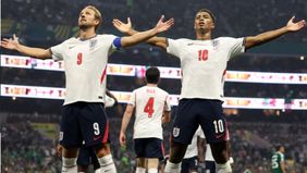 Inggris berhasil meraih kemenangan dramatis 3-2 atas Meksiko dalam laga babak 16 besar Piala Dunia 2026 yang berlangsung ketat di Stadion Azteca pada Senin (6/7/2026). Kemenangan The Three Lions dipastikan melalui brace (dua gol) dari Jude Bellingham