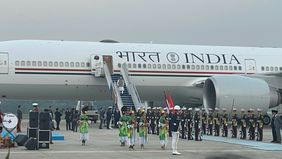 Prabowo Subianto menyambut langsung kedatangan Perdana Menteri (PM) India Narendra Modi di Pangkalan TNI Angkatan Udara Halim Perdanakusuma, Jakarta, Senin, 6 Juli 2026 sore
