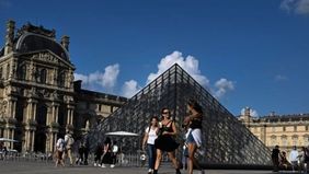 Museum Lalique, museum milik produsen kaca mewah di wilayah timur laut Prancis, mengalami perampokan pada Minggu pagi. Insiden tersebut diperkirakan menyebabkan kerugian hampir 4 juta euro atau sekitar Rp82,2 miliar.