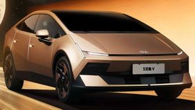 Hyundai Ioniq V Tidak Menggunakan Gagang Pintu Model Pop-Out Karena Harus Memenuhi Regulasi Yang Berlaku Di China.
