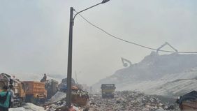 Pemerintah Kabupaten (Pemkab) Tangerang, Banten, menyiapkan lahan seluas dua hektare sebagai lokasi pembuangan sampah sementara di tengah proses penanganan kebakaran yang masih berlangsung di Tempat Pembuangan Akhir (TPA) Jatiwaringin.