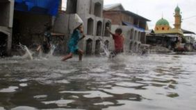 Badan Meteorologi, Klimatologi, dan Geofisika (BMKG) mengeluarkan peringatan dini terkait potensi banjir pesisir atau rob yang diprakirakan terjadi di 18 wilayah pesisir Indonesia dalam periode 8 hingga 22 Juli 2026. Potensi tersebut dipicu oleh feno