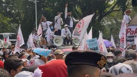 Ratusan mitra Satuan Pelayanan Pemenuhan Gizi (SPPG) menggelar aksi unjuk rasa di kawasan Patung Kuda, Jakarta Pusat, Rabu, 8 Juli 2026.