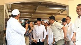 Presiden ke-7 Republik Indonesia, Joko Widodo (Jokowi), mendatangi rumah duka anggota DPR RI sekaligus mantan Menteri Perdagangan, Rachmat Gobel, yang berada di Jalan Supomo Nomor 55A, Jakarta Selatan, pada Jumat, 10 Juli 2026, untuk menyampaikan bel