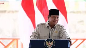 Prabowo Subianto menegaskan industri pertahanan nasional mulai menunjukkan kebangkitan setelah pemerintah menghentikan rencana penjualan sejumlah badan usaha milik negara (BUMN) strategis di sektor pertahanan kepada pihak asing.
