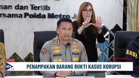 Para saksi berasal dari sejumlah lokasi yang sebelumnya digeledah penyidik, mulai dari kafe de'Clan di Cipete, money changer, hingga kawasan perumahan di Sentul, Bogor.