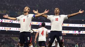 Timnas Inggris memastikan tiket ke semifinal Piala Dunia 2026 setelah menaklukkan Norwegia dengan skor 2-1 melalui babak tambahan waktu (extra time) pada laga perempat final yang berlangsung di Hard Rock Stadium, Miami, Minggu, 12 Juli 2026 WIB. 