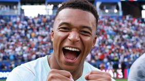 Kepastian Mbappe menjadi top skor diperoleh setelah Messi gagal menambah koleksi golnya pada laga final. Hasil tersebut membuat kapten Argentina itu tidak mampu mengejar torehan gol sang bintang Prancis.