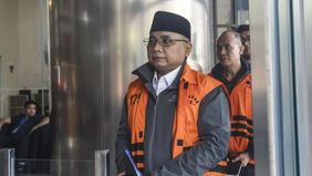 Komisi Pemberantasan Korupsi (KPK) resmi menyerahkan berkas perkara, barang bukti, serta para tersangka dalam kasus dugaan korupsi pengelolaan kuota haji Indonesia 2023-2024 kepada jaksa penuntut umum (JPU). 