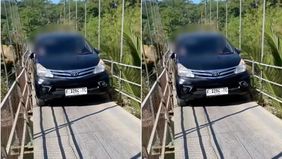  Sebuah video yang memperlihatkan sebuah mobil melintasi jembatan gantung di Kabupaten Cianjur, Jawa Barat, viral di media sosial. Aksi tersebut memicu perhatian karena jembatan itu diketahui diperuntukkan bagi kendaraan roda dua dan pejalan kaki.