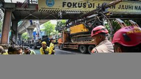 Dinas Bina Marga Provinsi DKI Jakarta memperkirakan kerugian material akibat Jembatan Penyeberangan Orang (JPO) Tendean di Mampang, Jakarta Selatan, yang ditabrak truk pengangkut alat berat mencapai miliaran rupiah.