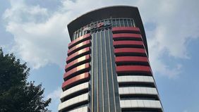 Komisi Pemberantasan Korupsi (KPK) menanggapi pernyataan mantan Menteri Koordinator Bidang Politik, Hukum, dan Keamanan Mahfud MD yang menilai pelimpahan penanganan perkara dugaan korupsi yang menyeret Febrie Adriansyah (FA).