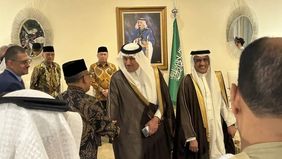Menteri Haji dan Umrah (Menhaj) Republik Indonesia, Mochamad Irfan Yusuf, mengungkapkan bahwa pemerintah tengah mengupayakan efisiensi penyelenggaraan ibadah haji dengan memangkas lama masa tinggal jemaah Indonesia di Arab Saudi.