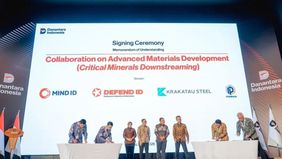 CEO Danantara Indonesia, Rosan Roeslani, mengajak para pelaku usaha untuk bersama-sama memperkuat industri pengolahan mineral sebagai langkah strategis agar Indonesia mampu menguasai rantai pasok global.